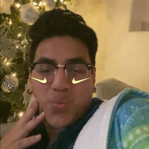 Meet your Posher, Daniel